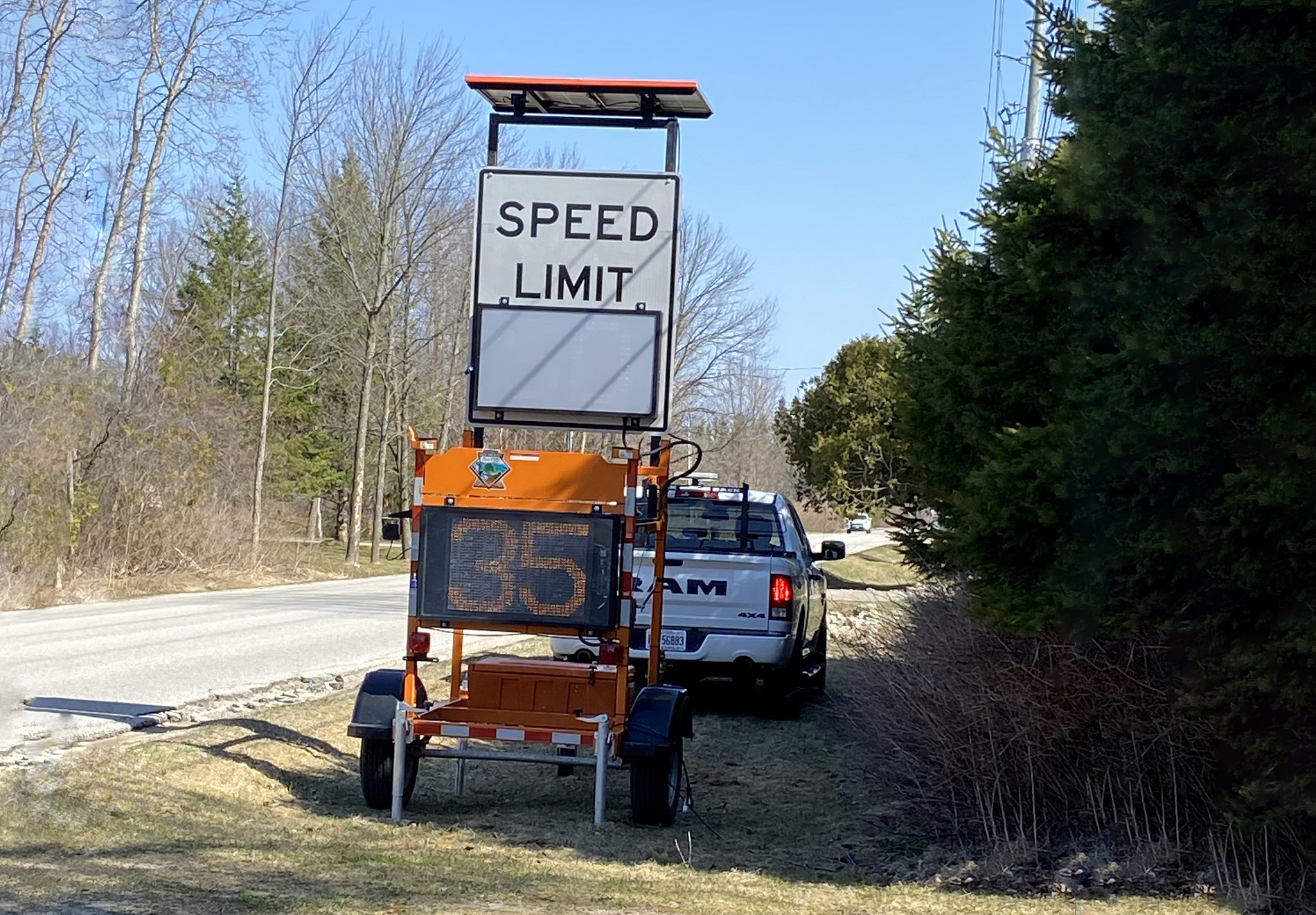 Speed trailer on a road