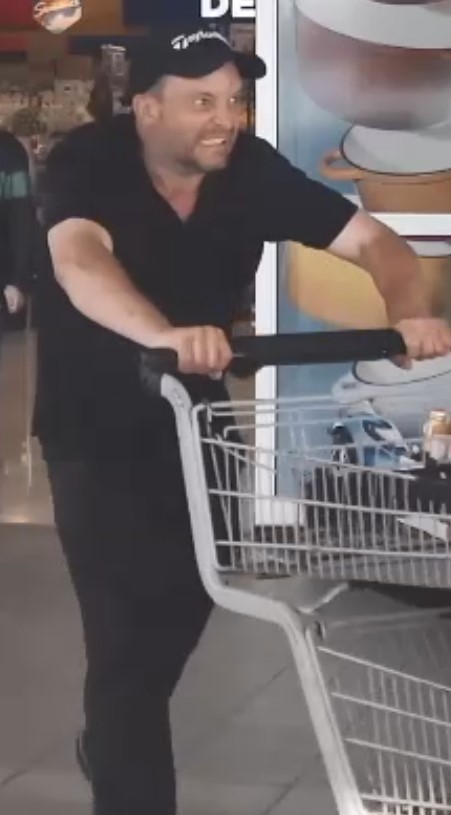 Photo of male suspect