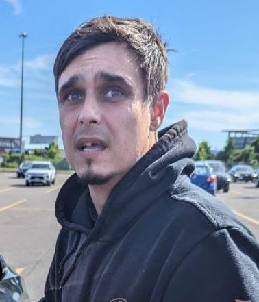 Photo of male suspect