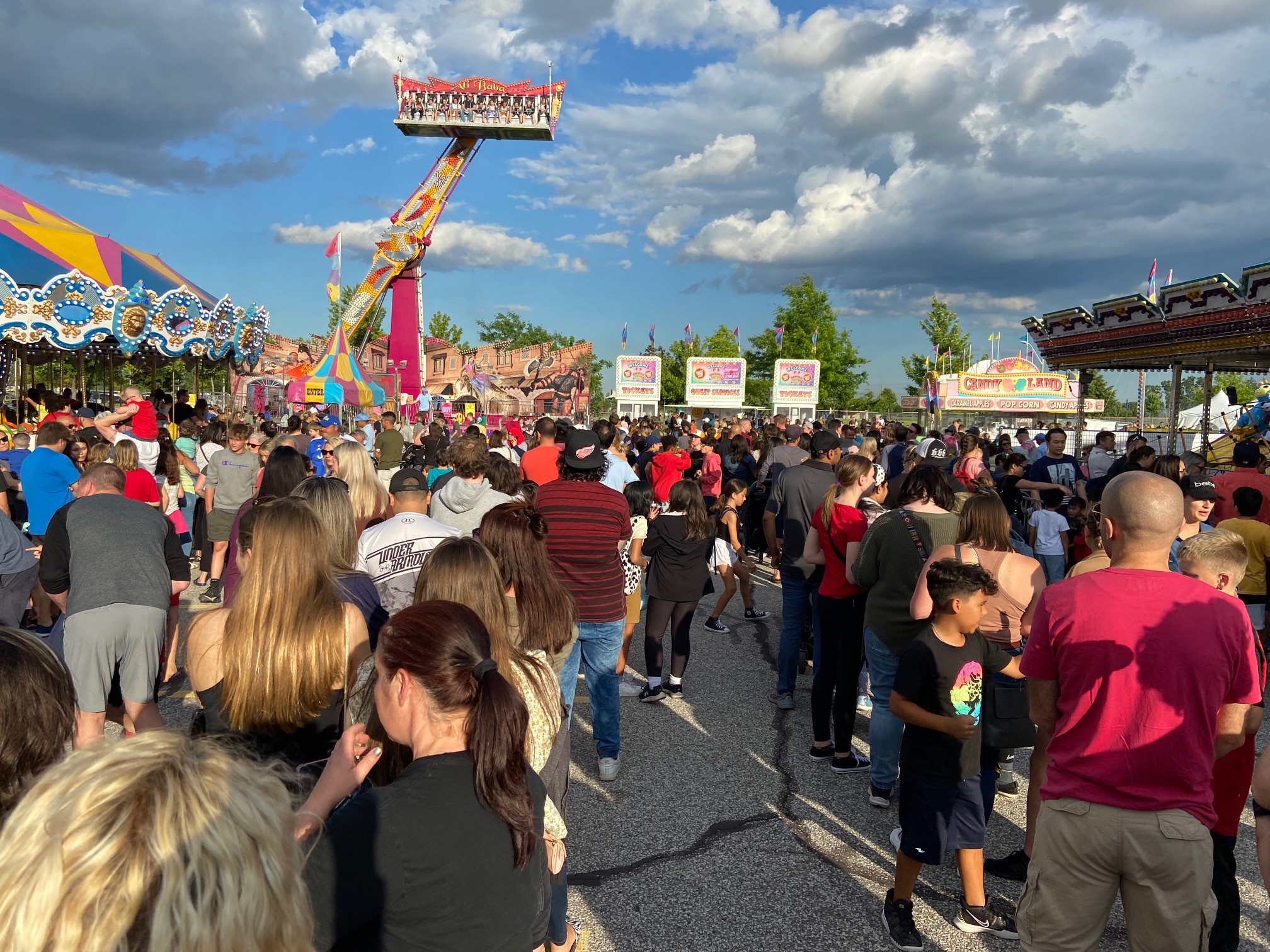 Crowd at the Strawberry Festival.
