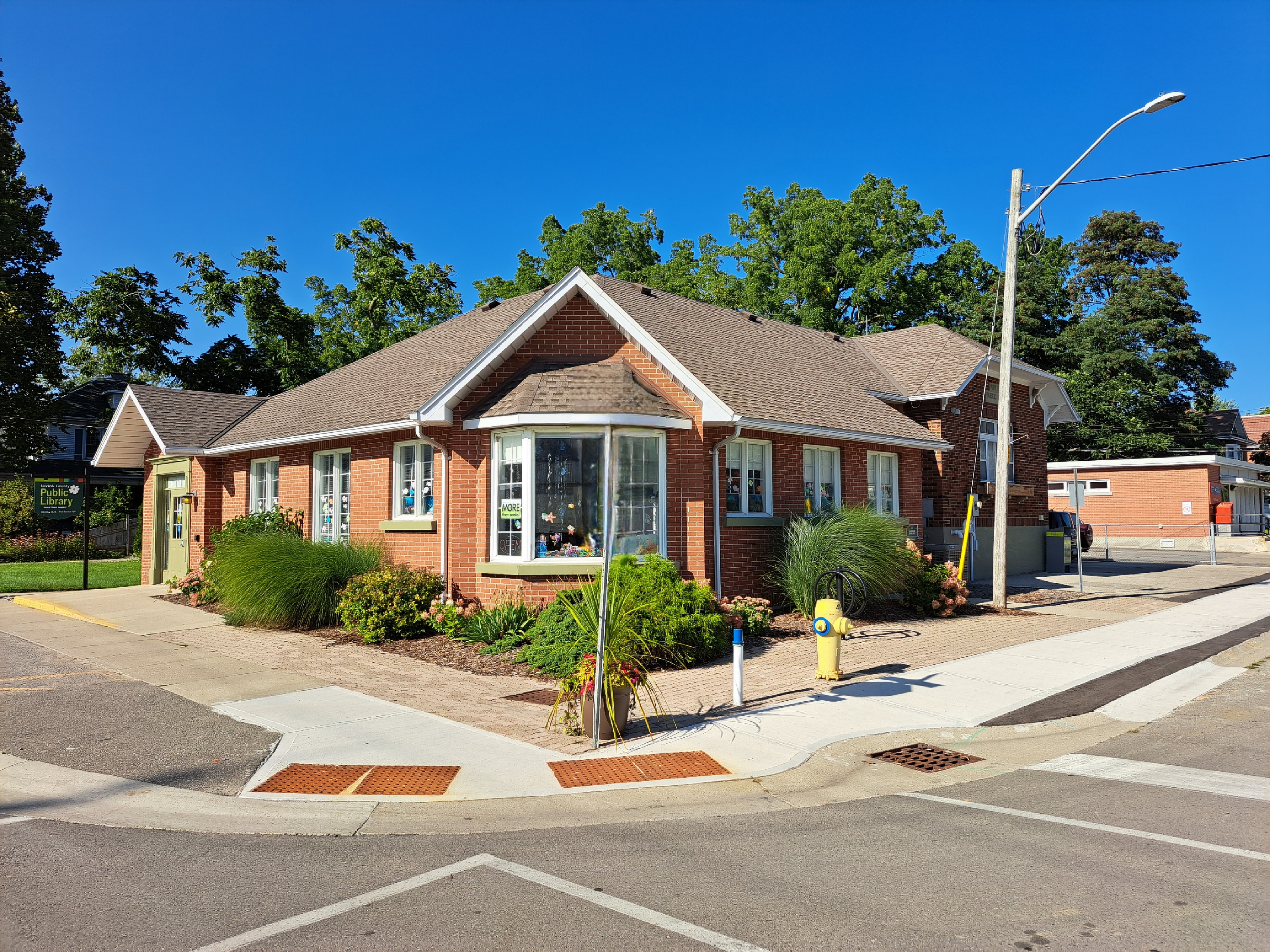 Exterior of the Port Rowan Branch, Norfolk County Public Library