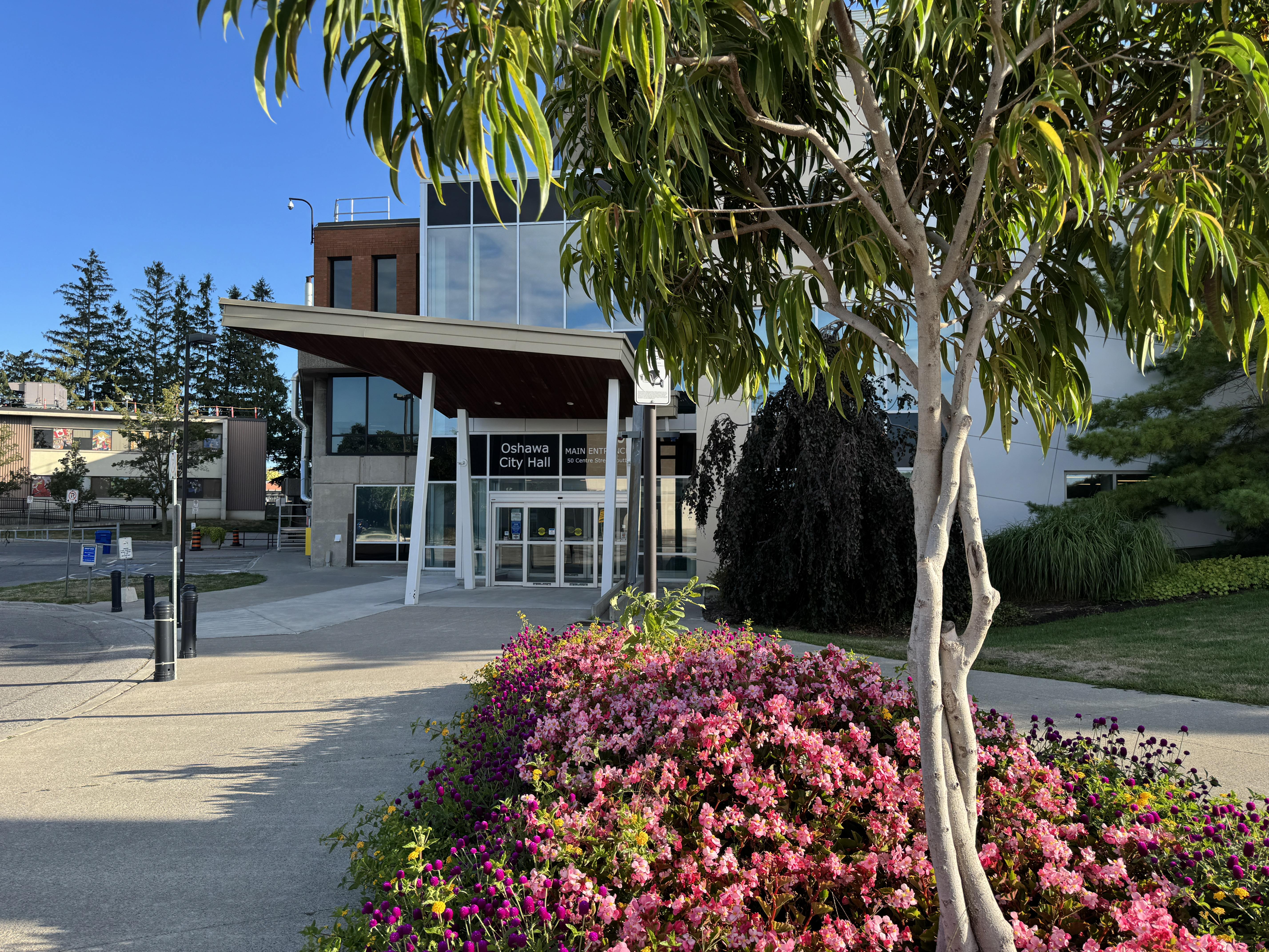 entrance to Oshawa City Hall