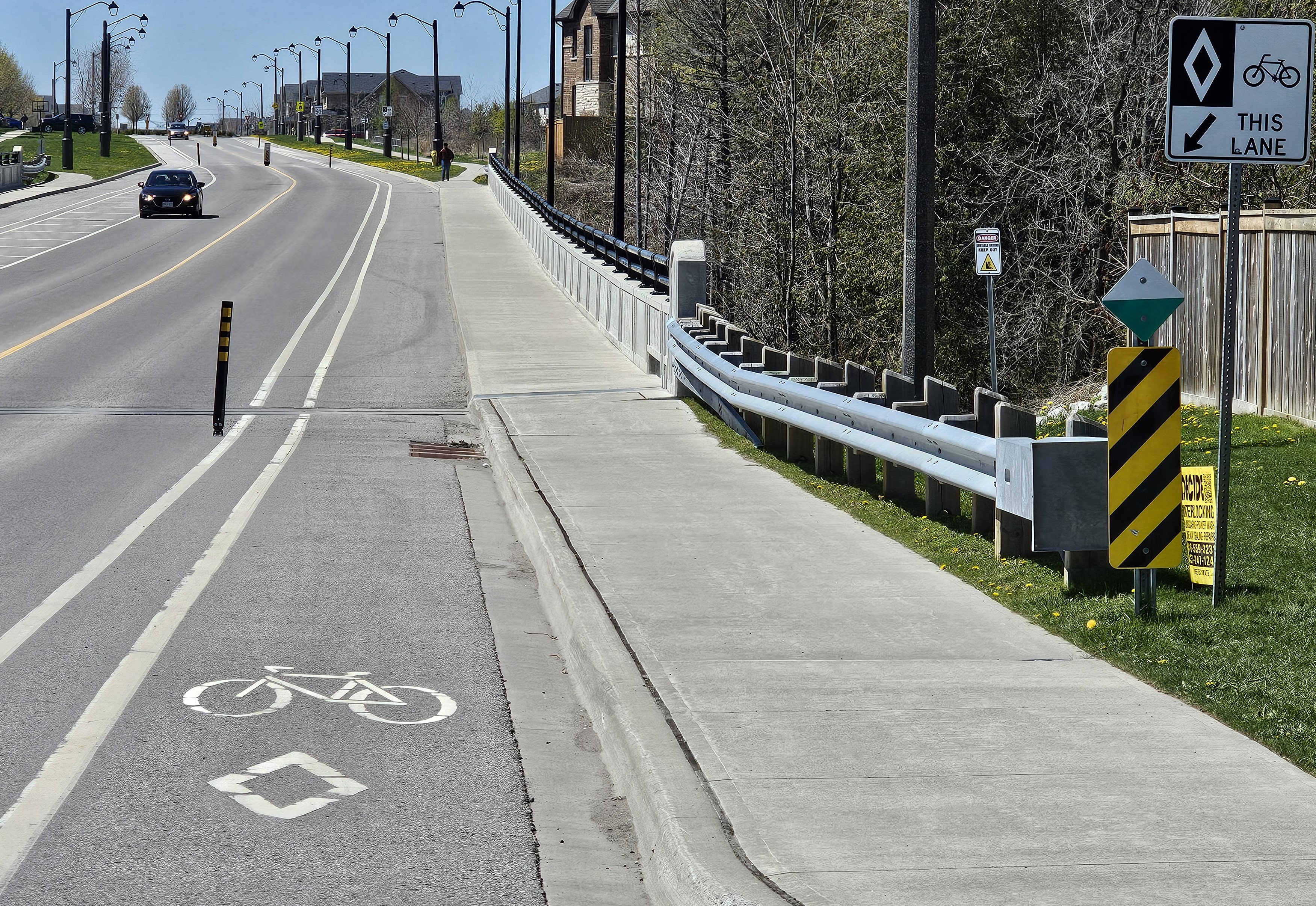  Separated bike lane
